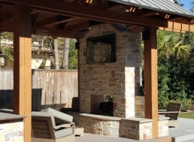 Outdoor Fireplaces/Firepits