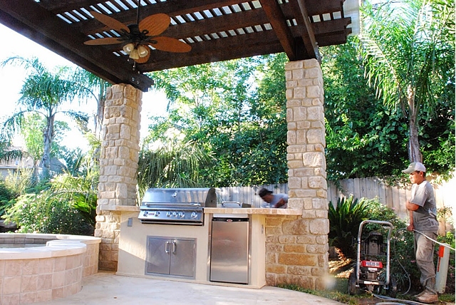 Outdoor Kitchen