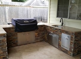 Outdoor Kitchen